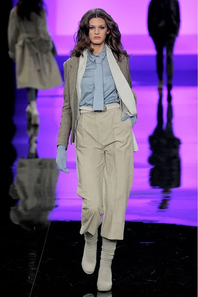 Look 17